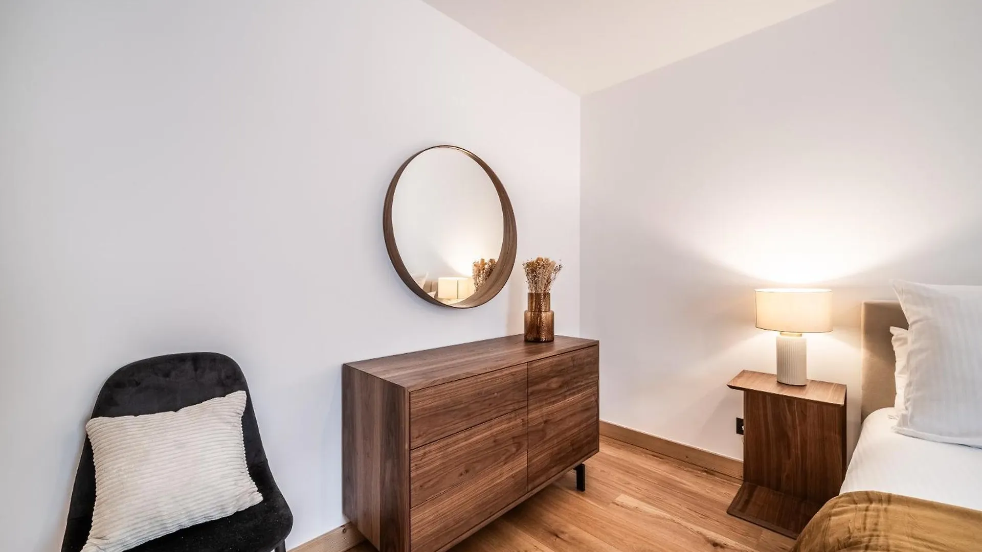 Apartment Dolmen Les Gets - By Emerald Stay 0*,  Francie